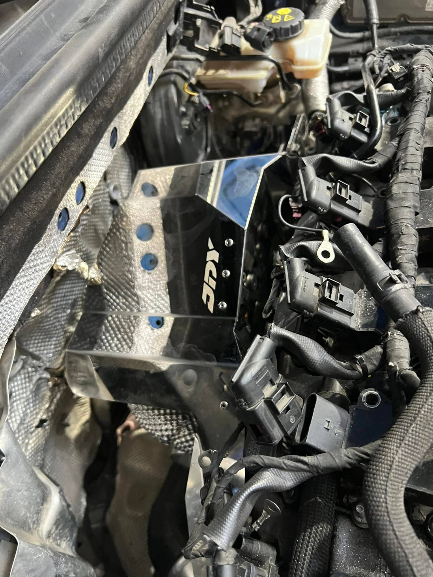 JDY Performance = Manifold Heat Shield for JDY 2.5TFSI V2! Turbo Kit (DAZA/DNWA)